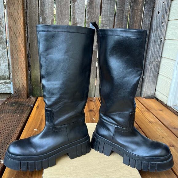 Zara Wm’s Lug Sole Pull On High Boots In Black Sz 39 EU Sz 8 US - Picture 10 of 16